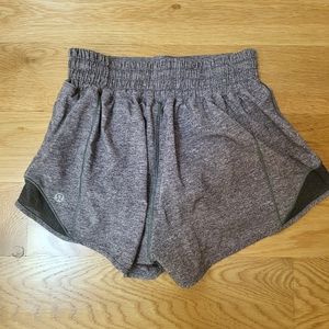 Lululemon Hotty Hot Shorts 2.5"